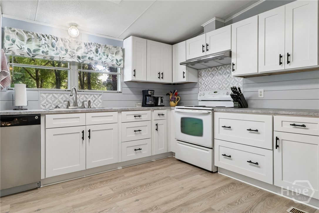 124 Edgewater Drive