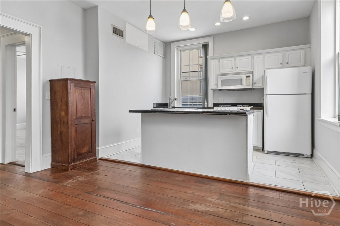 227 W Broughton Street 3