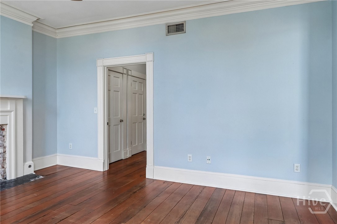 227 W Broughton Street 3