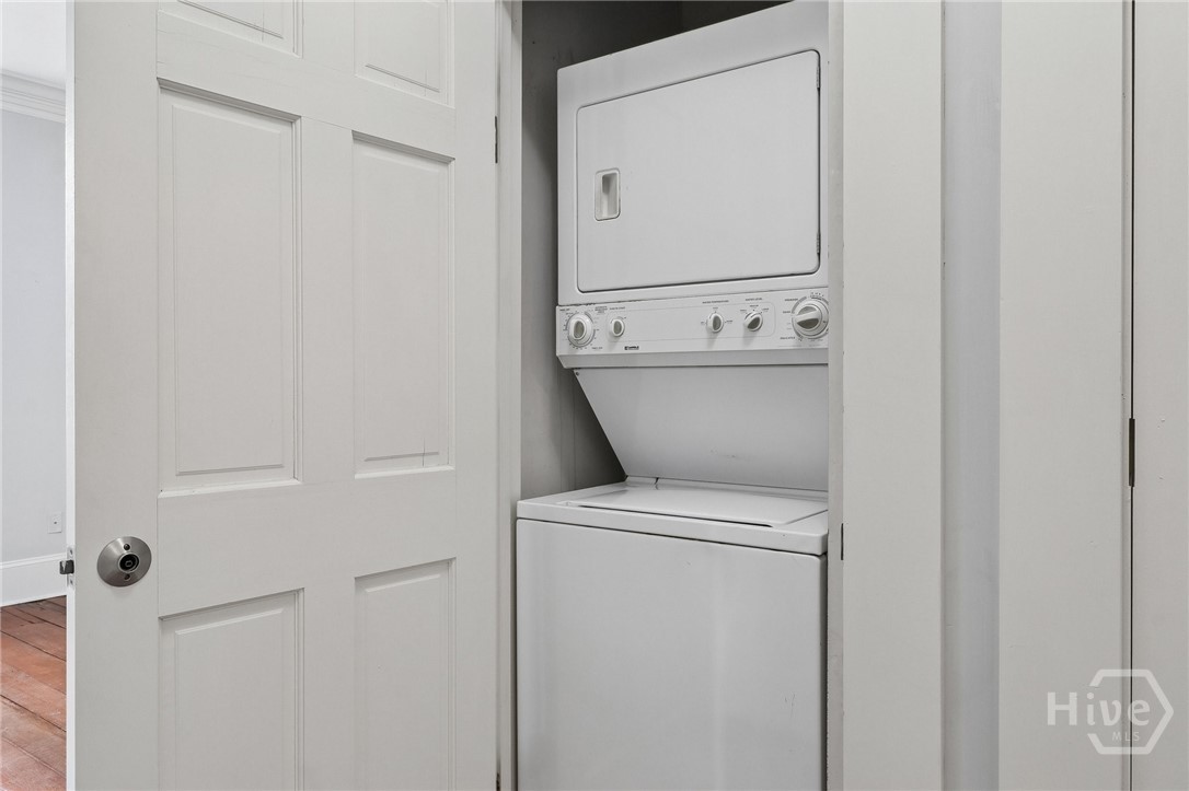 227 W Broughton Street 3