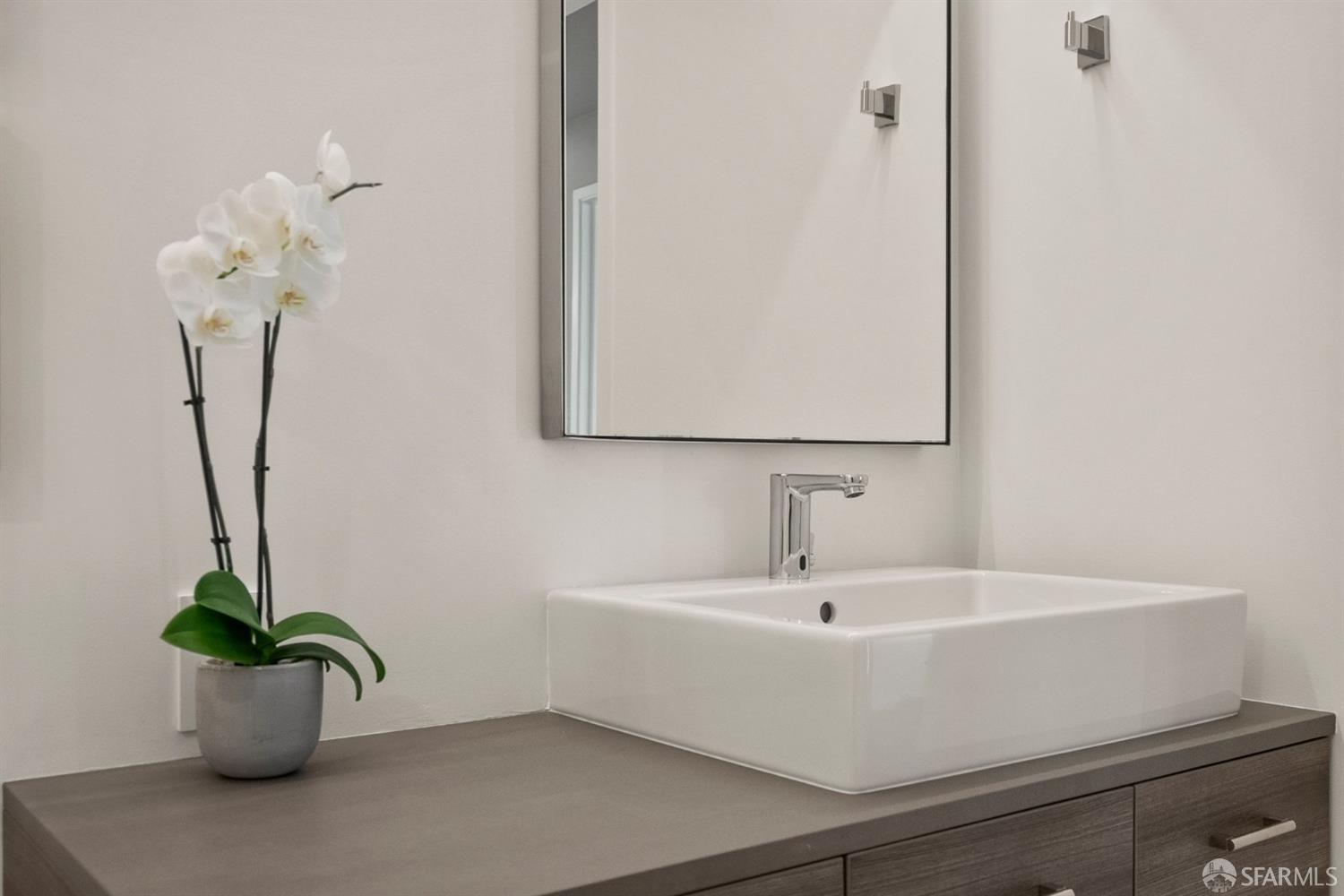 400 Grove Street Unit: 401