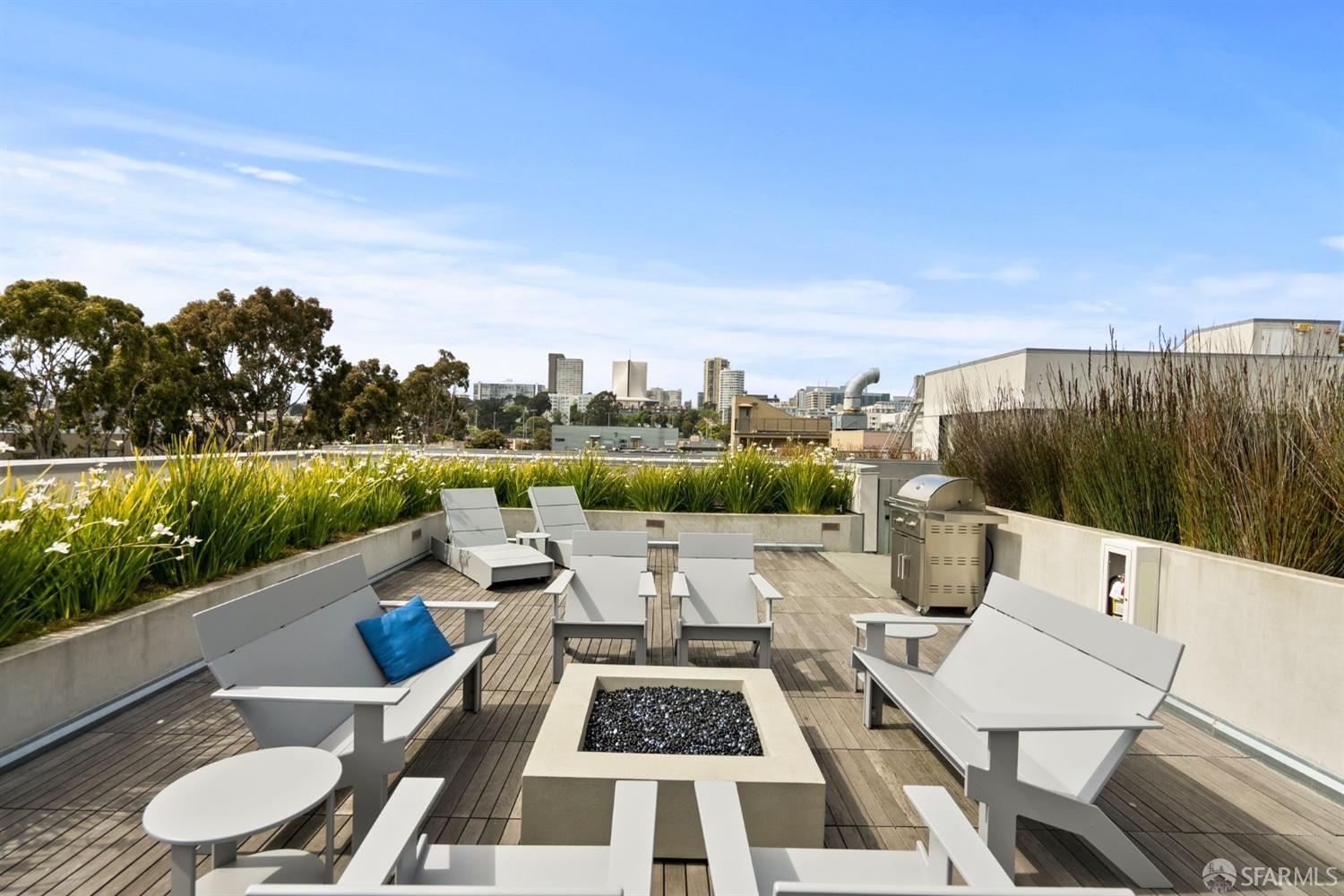 400 Grove Street Unit: 401