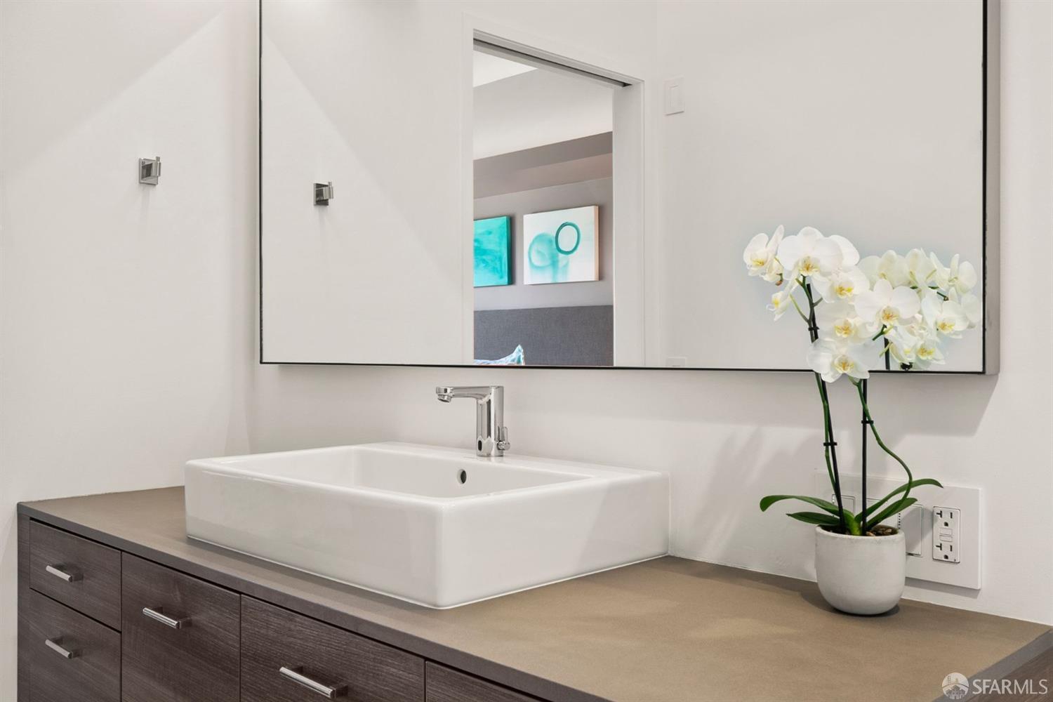 400 Grove Street Unit: 401