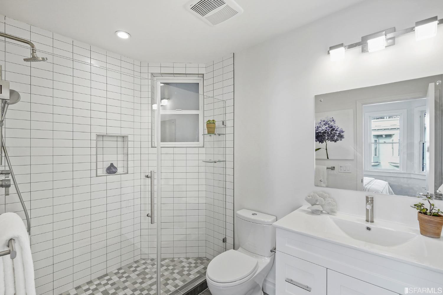 359 Vallejo Street Unit: 2