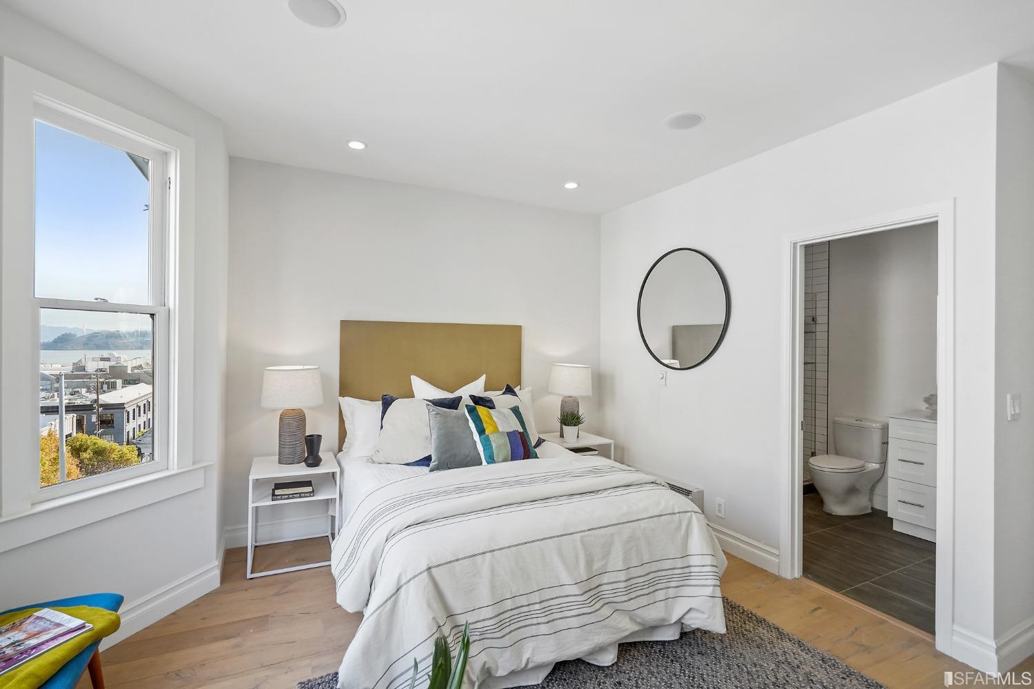 359 Vallejo Street Unit: 2