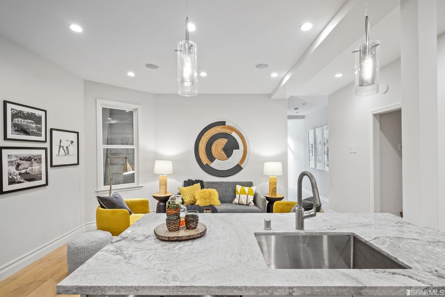 359 Vallejo Street Unit: 2