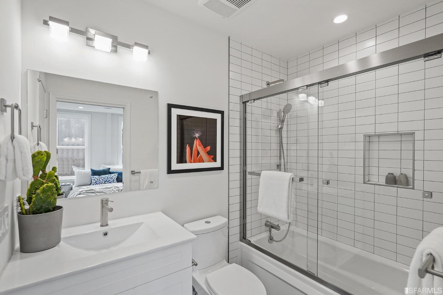 359 Vallejo Street Unit: 2