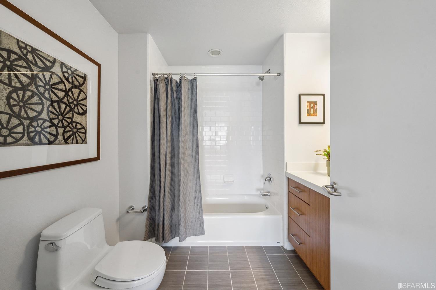 555 Bartlett Street Unit: 404