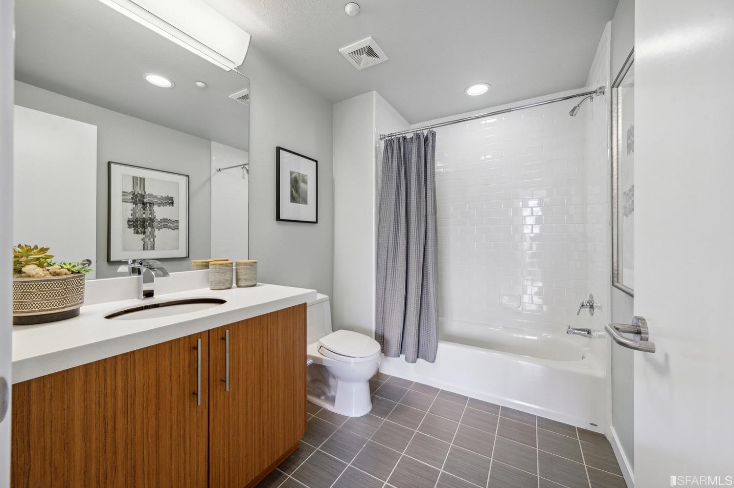 555 Bartlett Street Unit: 404