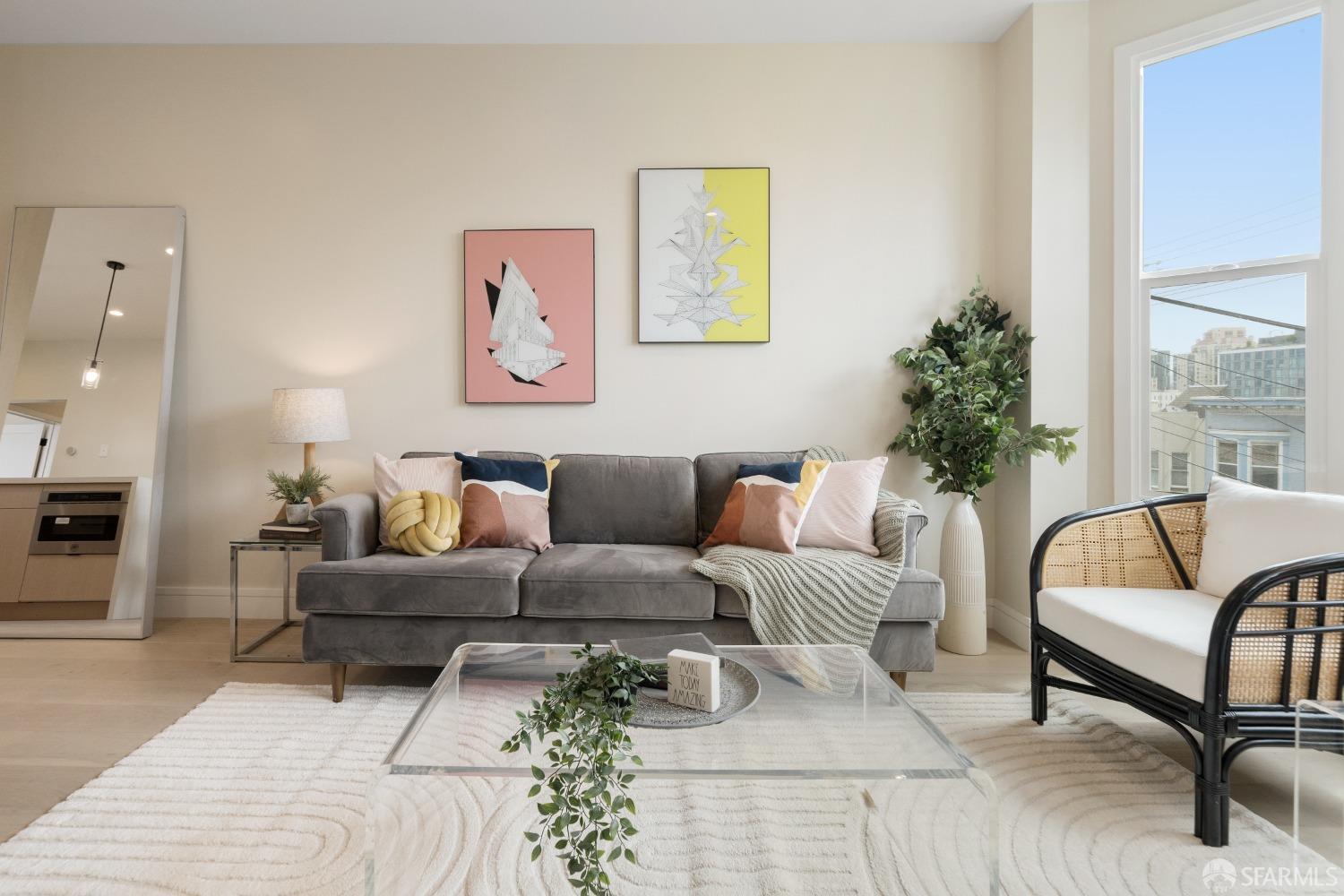 1492 Larkin Street Unit: 7