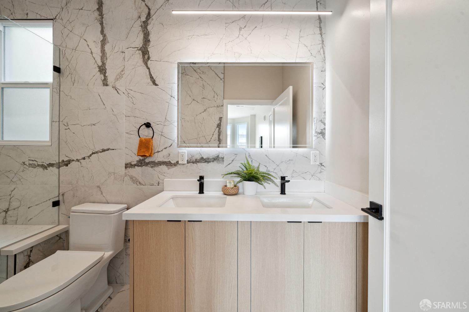 1492 Larkin Street Unit: 7