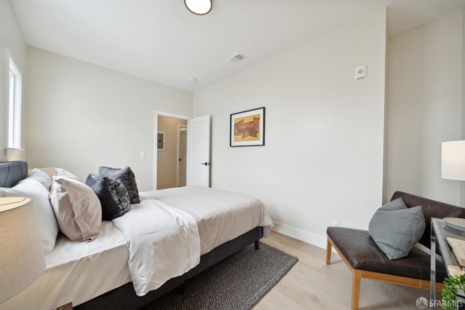 1492 Larkin Street Unit: 7