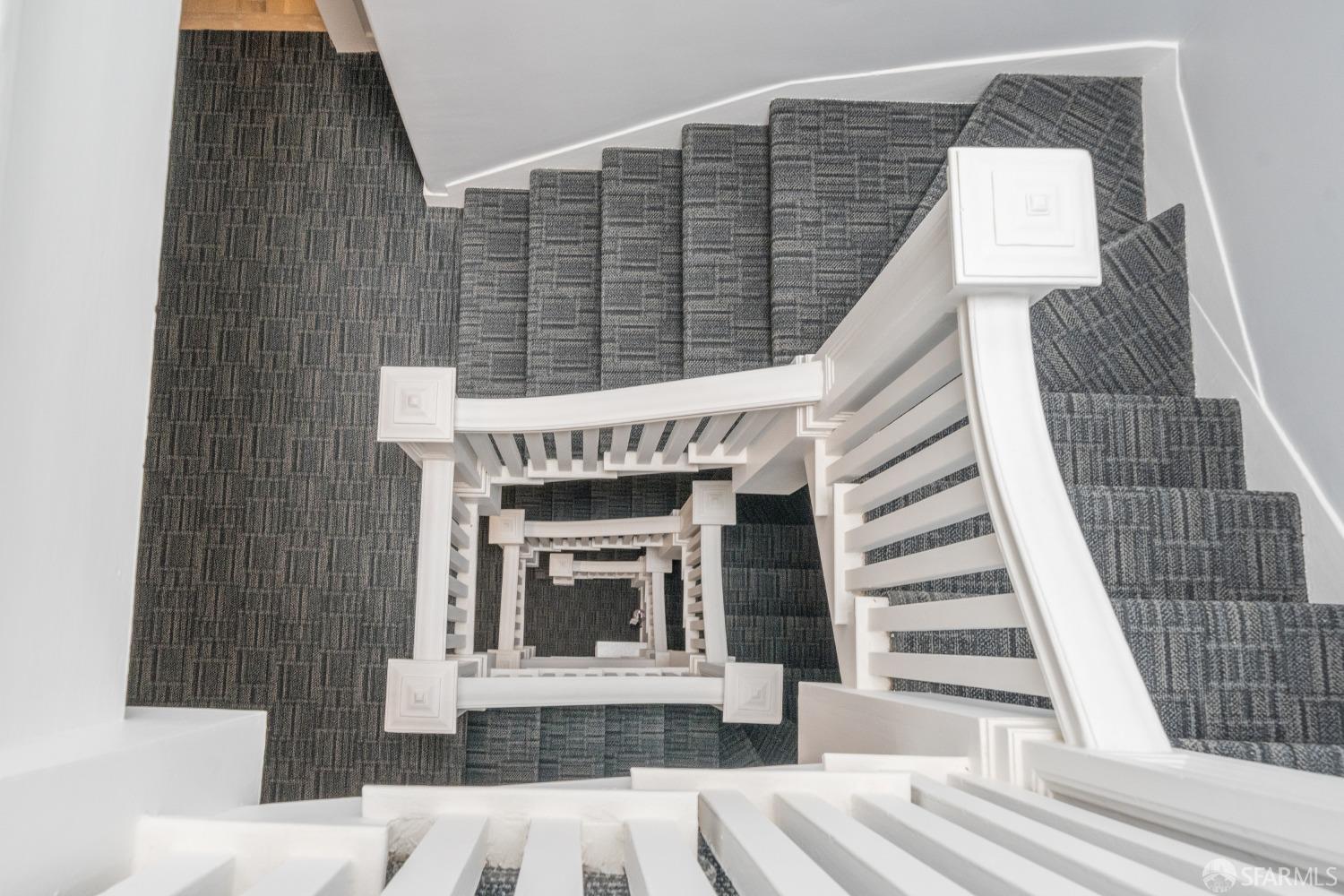 1492 Larkin Street Unit: 7