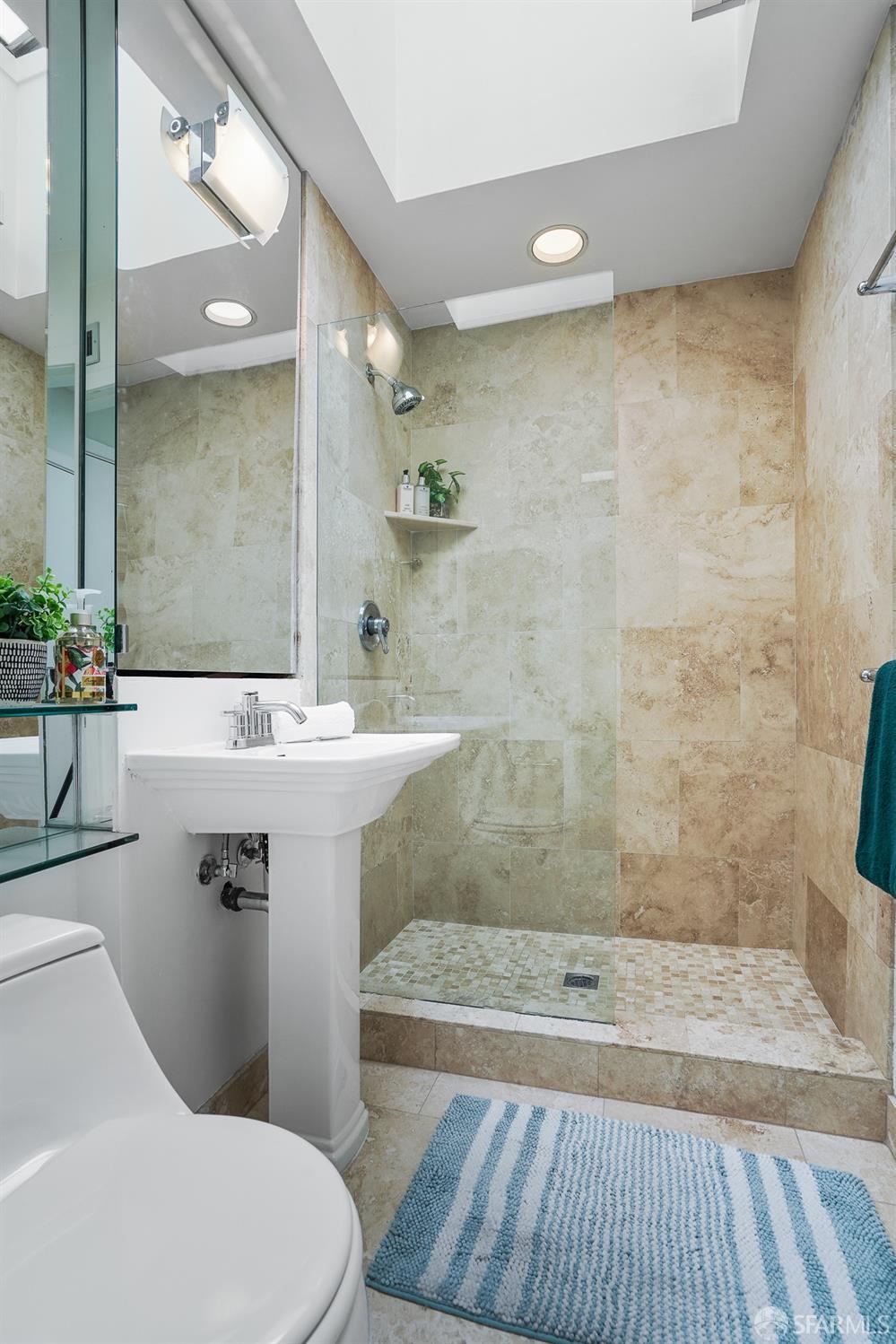 32 Flint Street Unit: 4