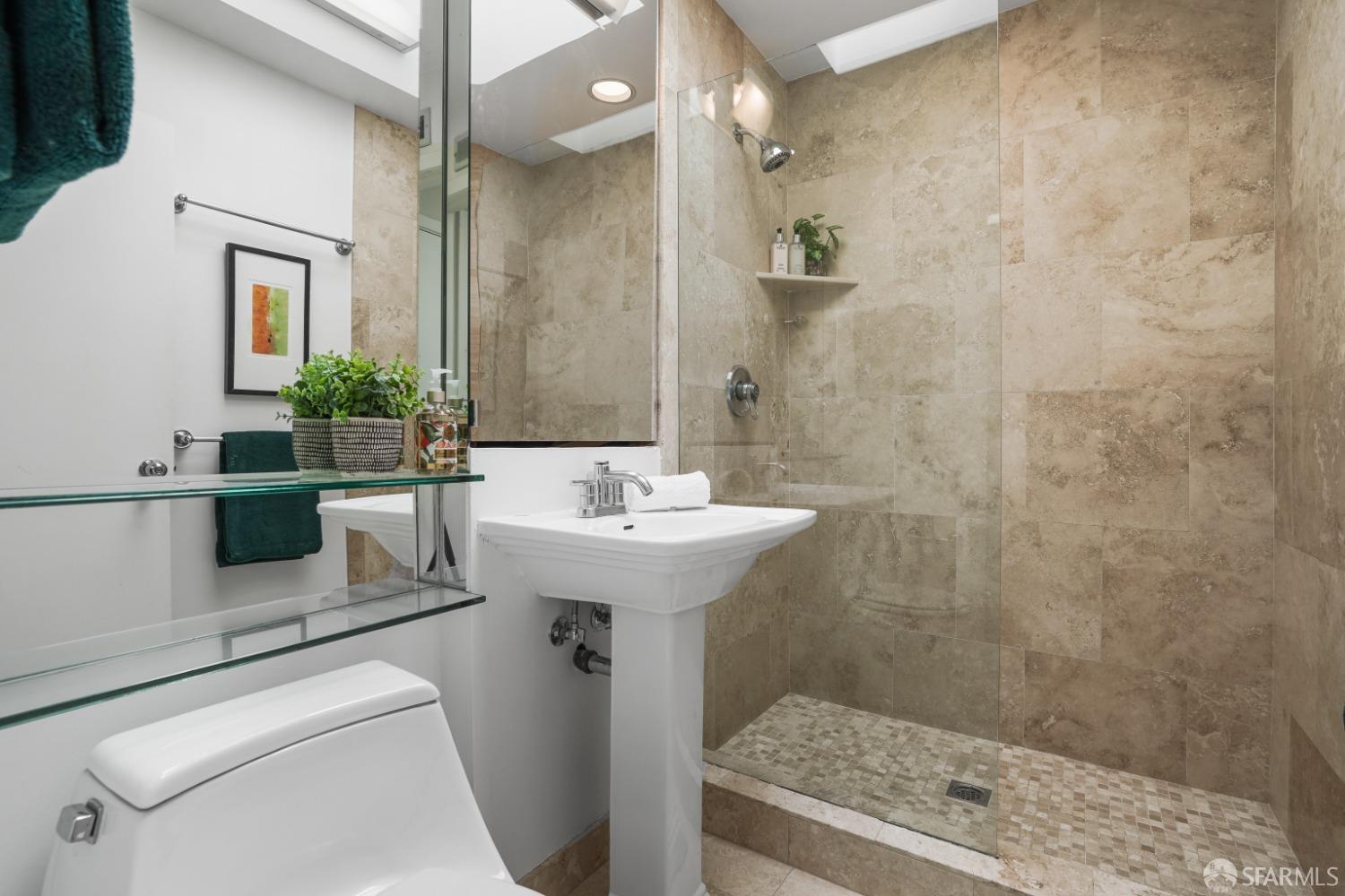 32 Flint Street Unit: 4