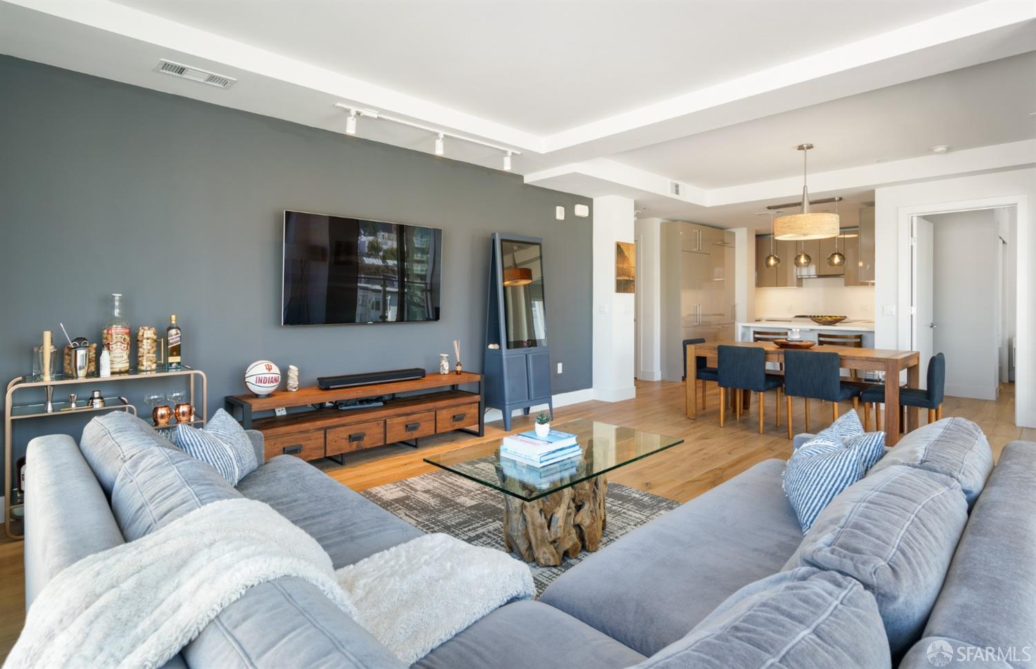 1450 Franklin Street # 801