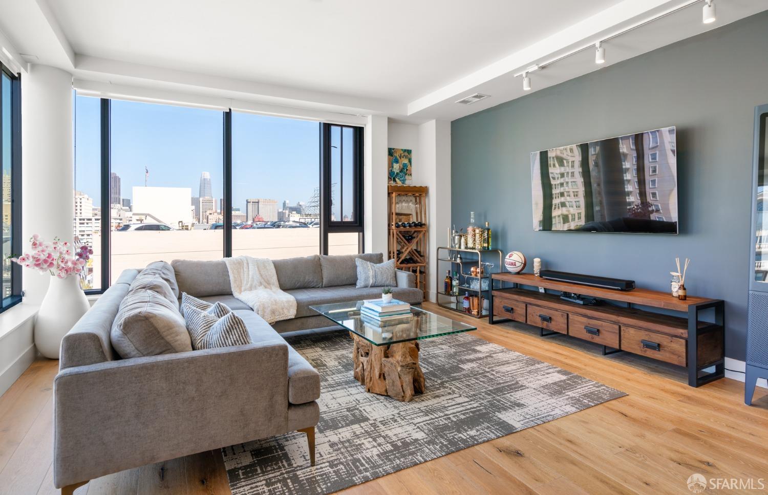 1450 Franklin Street # 801