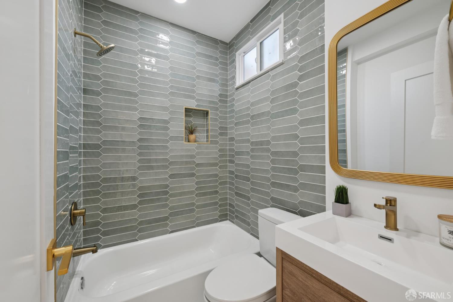 1449 Hyde Street # 4