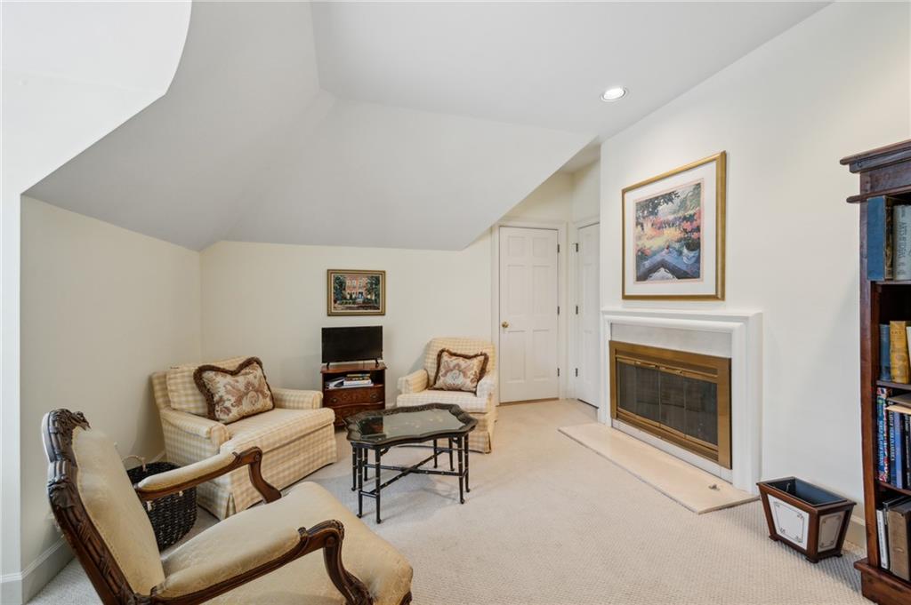 3460 Paces Valley Road NW
