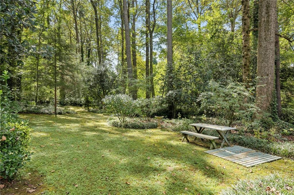 2855 Hollywood Drive