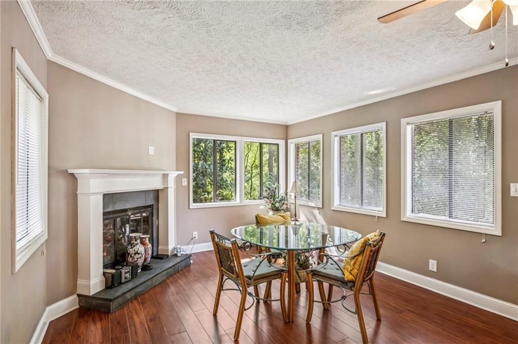 2855 Hollywood Drive