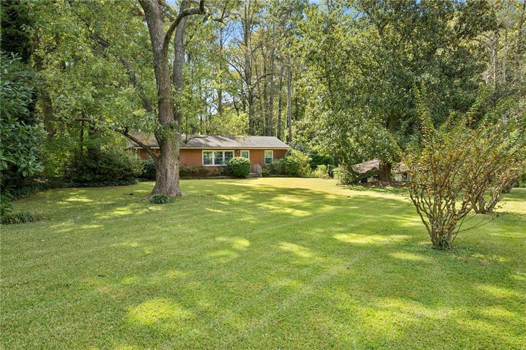 2855 Hollywood Drive