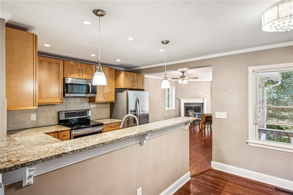 2855 Hollywood Drive