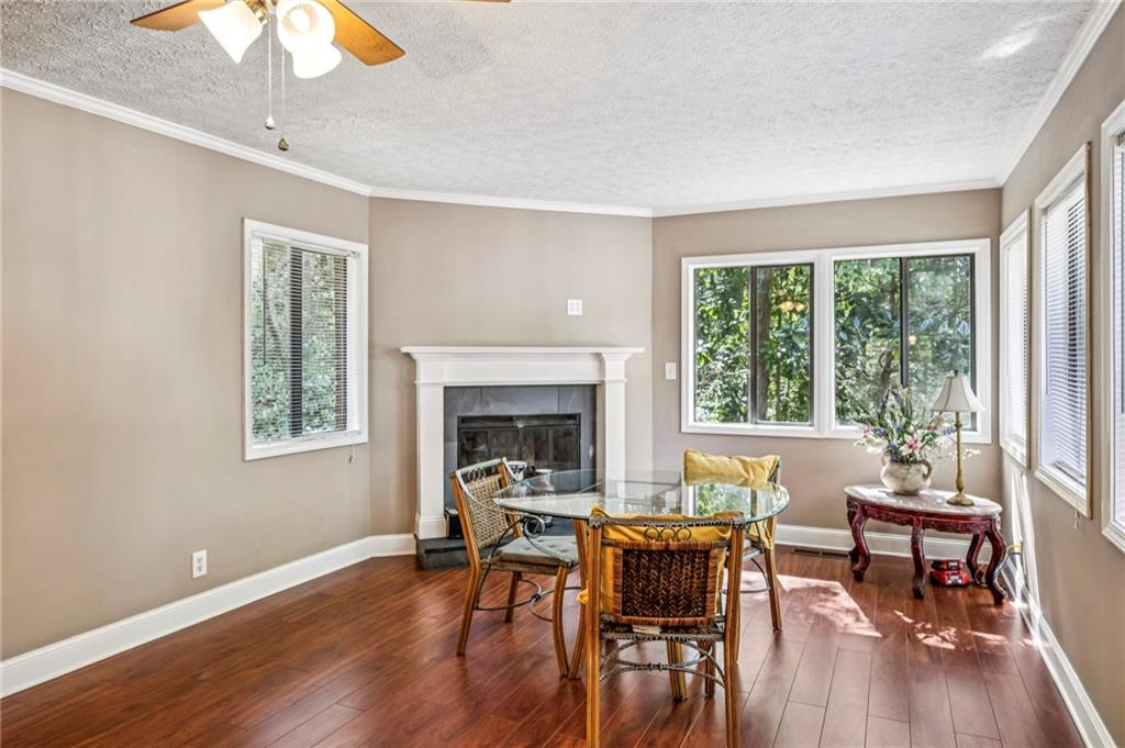 2855 Hollywood Drive