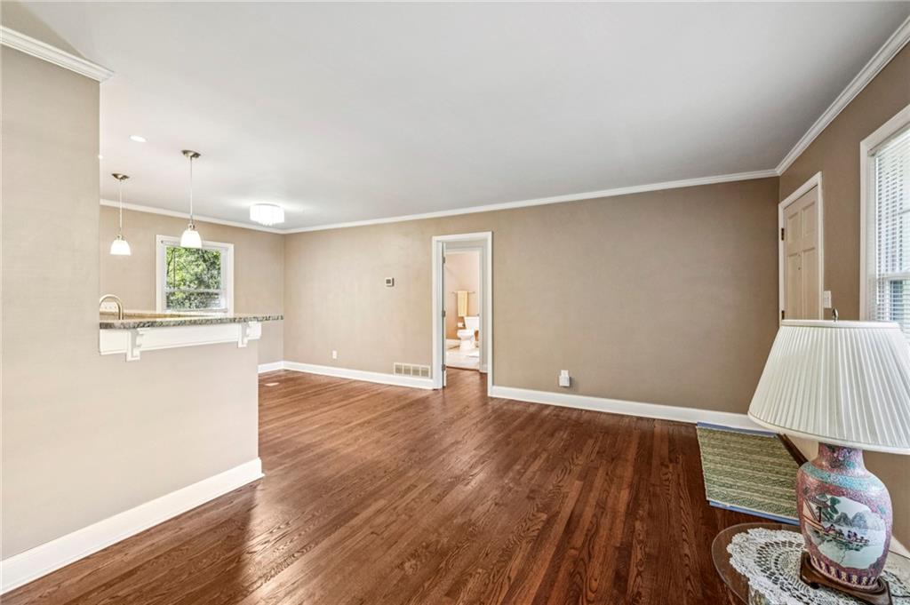 2855 Hollywood Drive