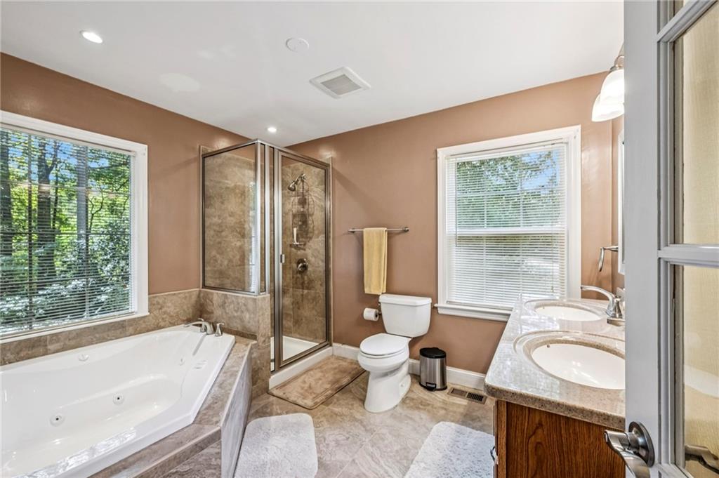 2855 Hollywood Drive