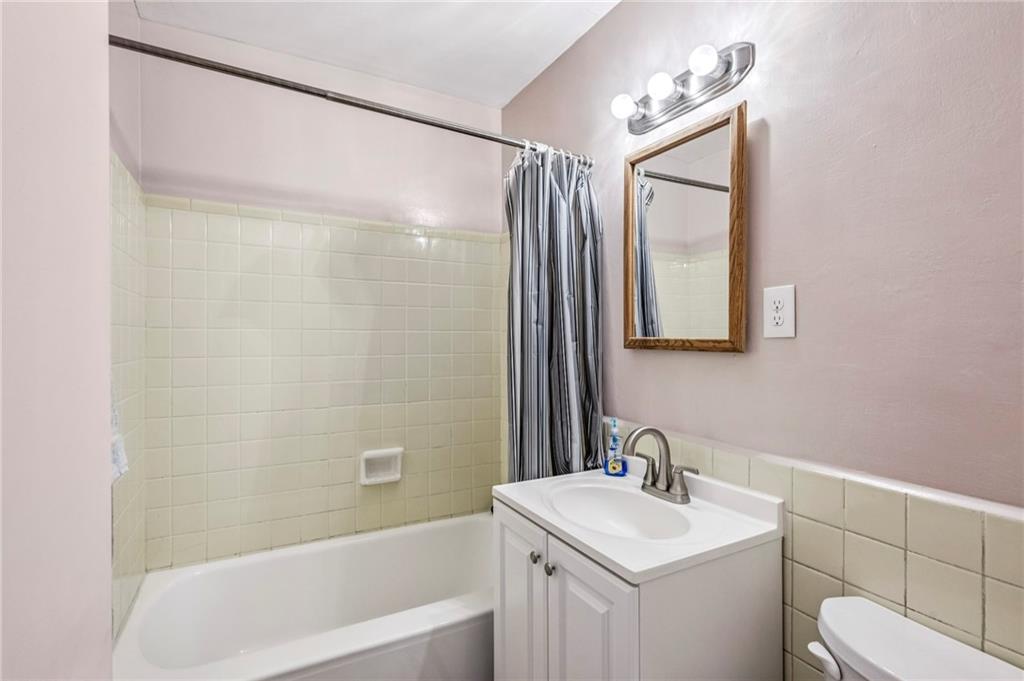 2855 Hollywood Drive