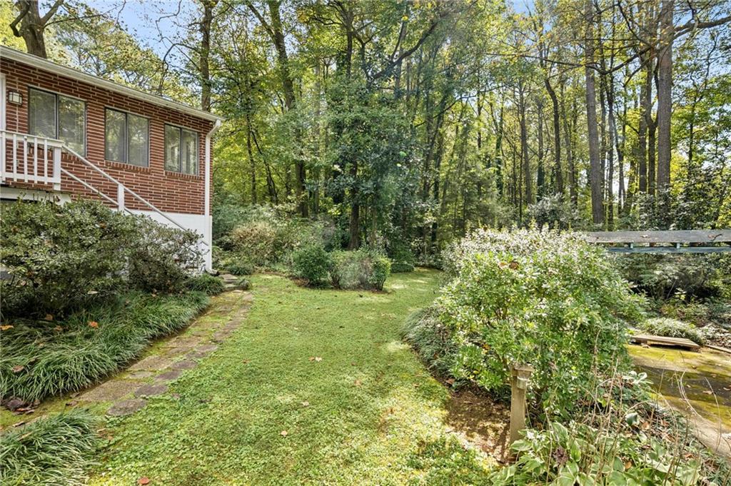 2855 Hollywood Drive