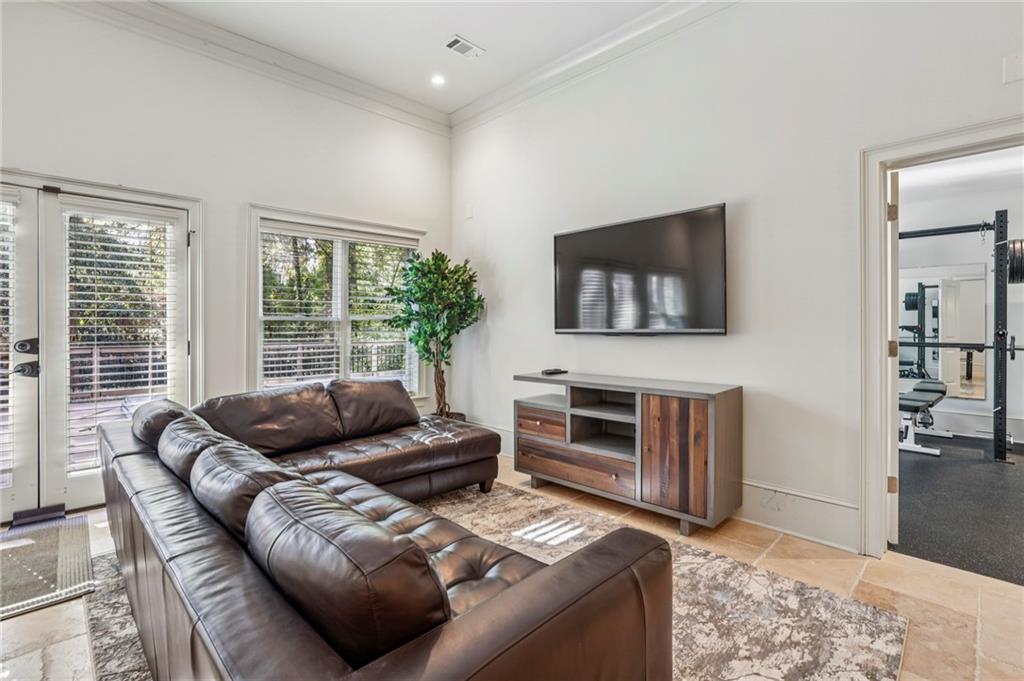 3856 Stratford Park Drive NE