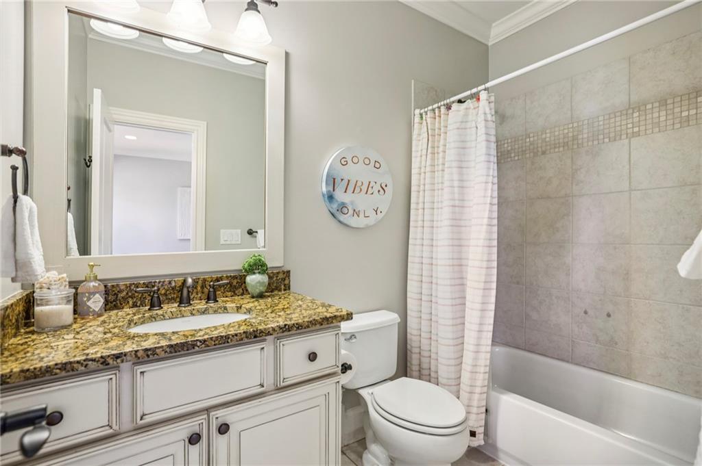 3856 Stratford Park Drive NE