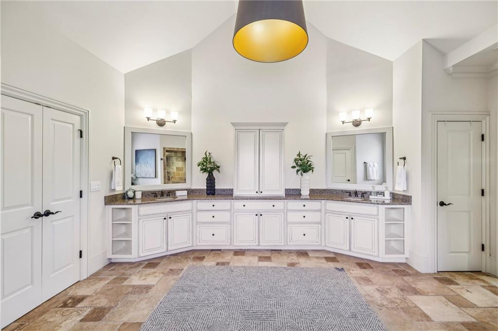 3856 Stratford Park Drive NE