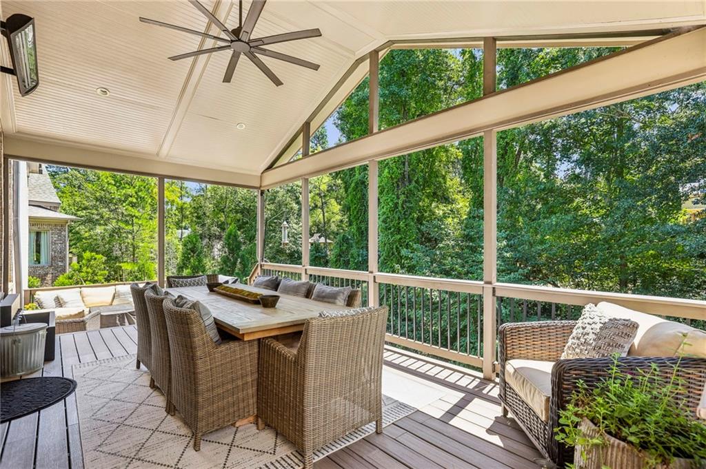 3856 Stratford Park Drive NE