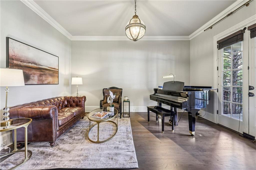 3856 Stratford Park Drive NE