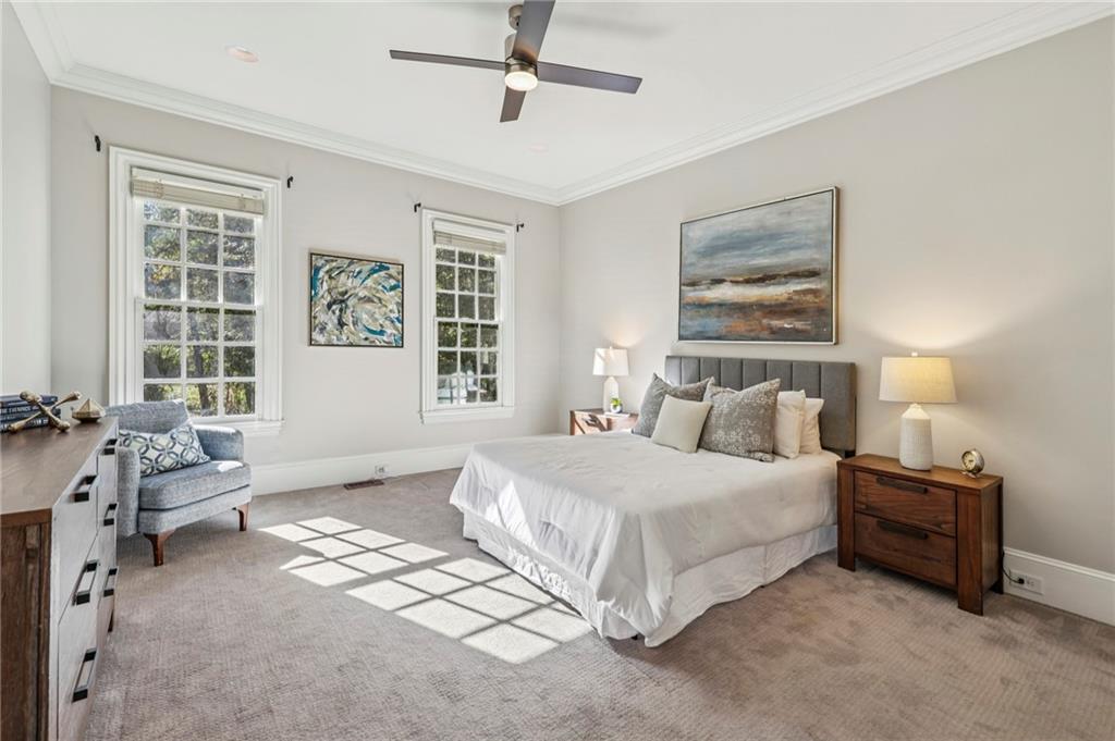 3856 Stratford Park Drive NE