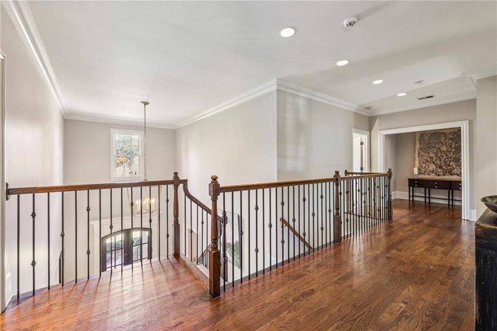 3856 Stratford Park Drive NE