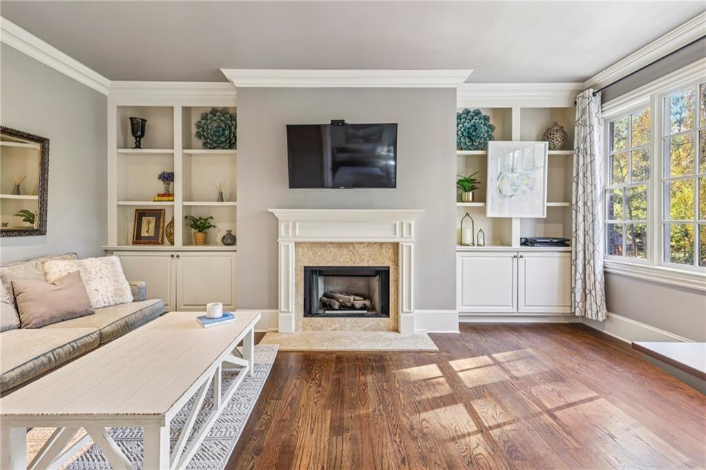 3856 Stratford Park Drive NE