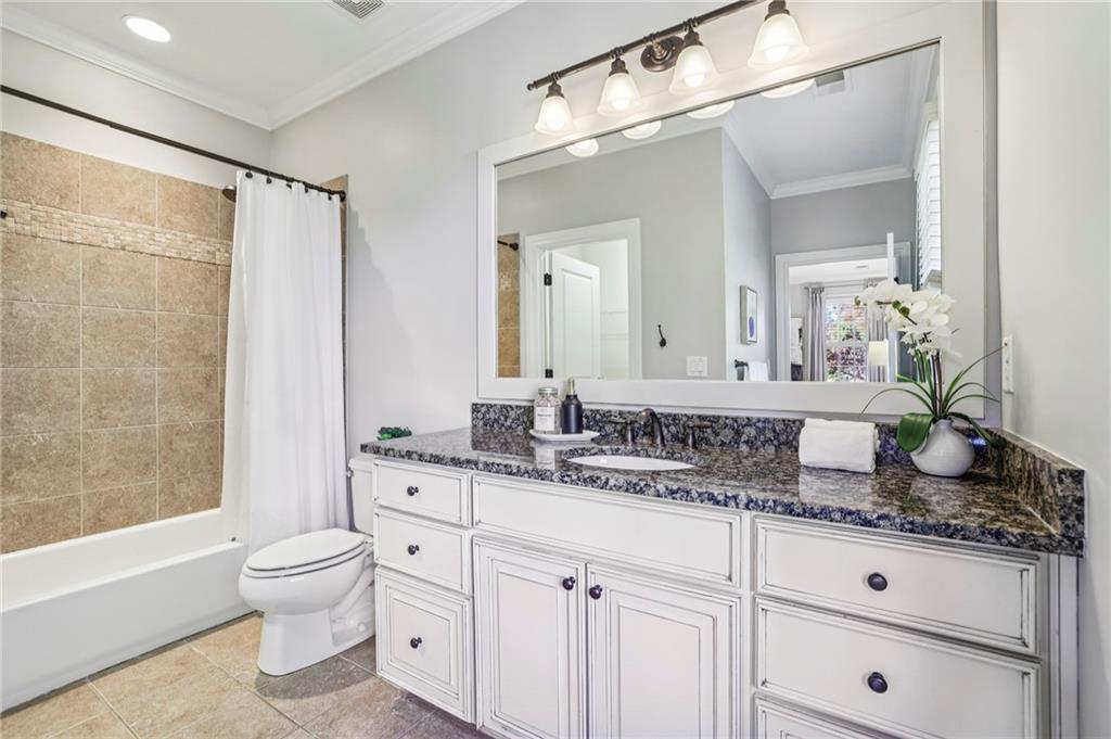 3856 Stratford Park Drive NE