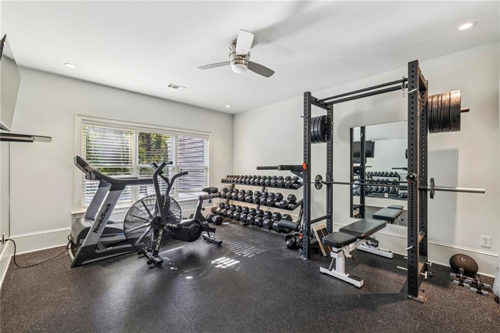 3856 Stratford Park Drive NE