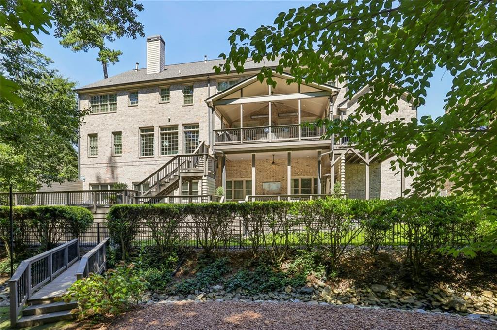 3856 Stratford Park Drive NE