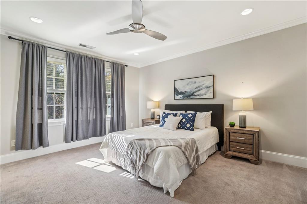 3856 Stratford Park Drive NE