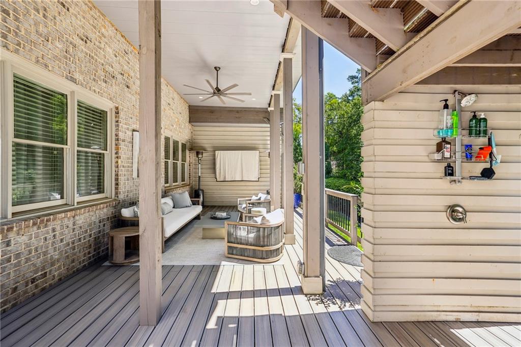 3856 Stratford Park Drive NE