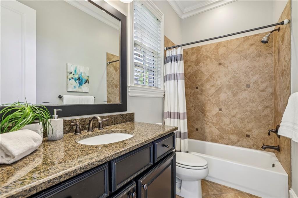 3856 Stratford Park Drive NE