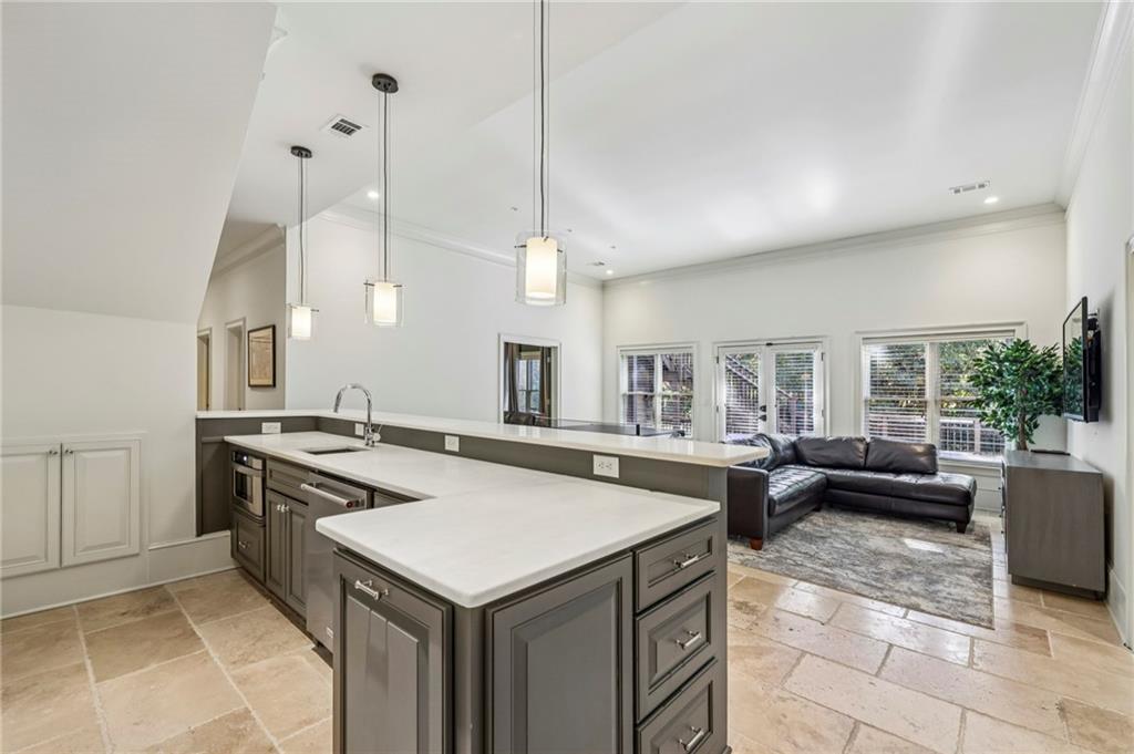 3856 Stratford Park Drive NE