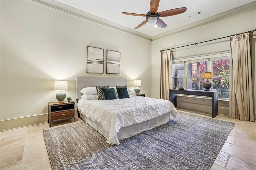 3856 Stratford Park Drive NE