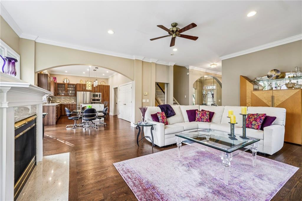 3519 Highgrove Way NE