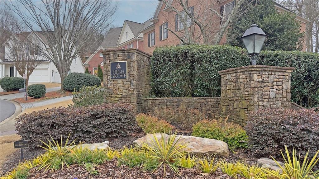 3519 Highgrove Way NE